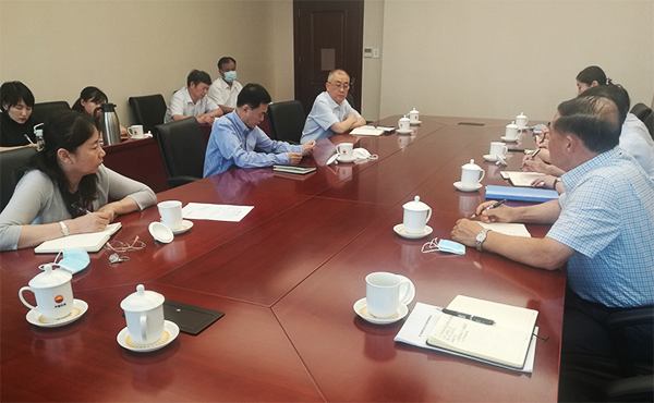 ʯ����Э����ѧϰ���Ź�˾�쵼�ɲ����龫�񼰼��Ź�˾�쵼��ʾ����