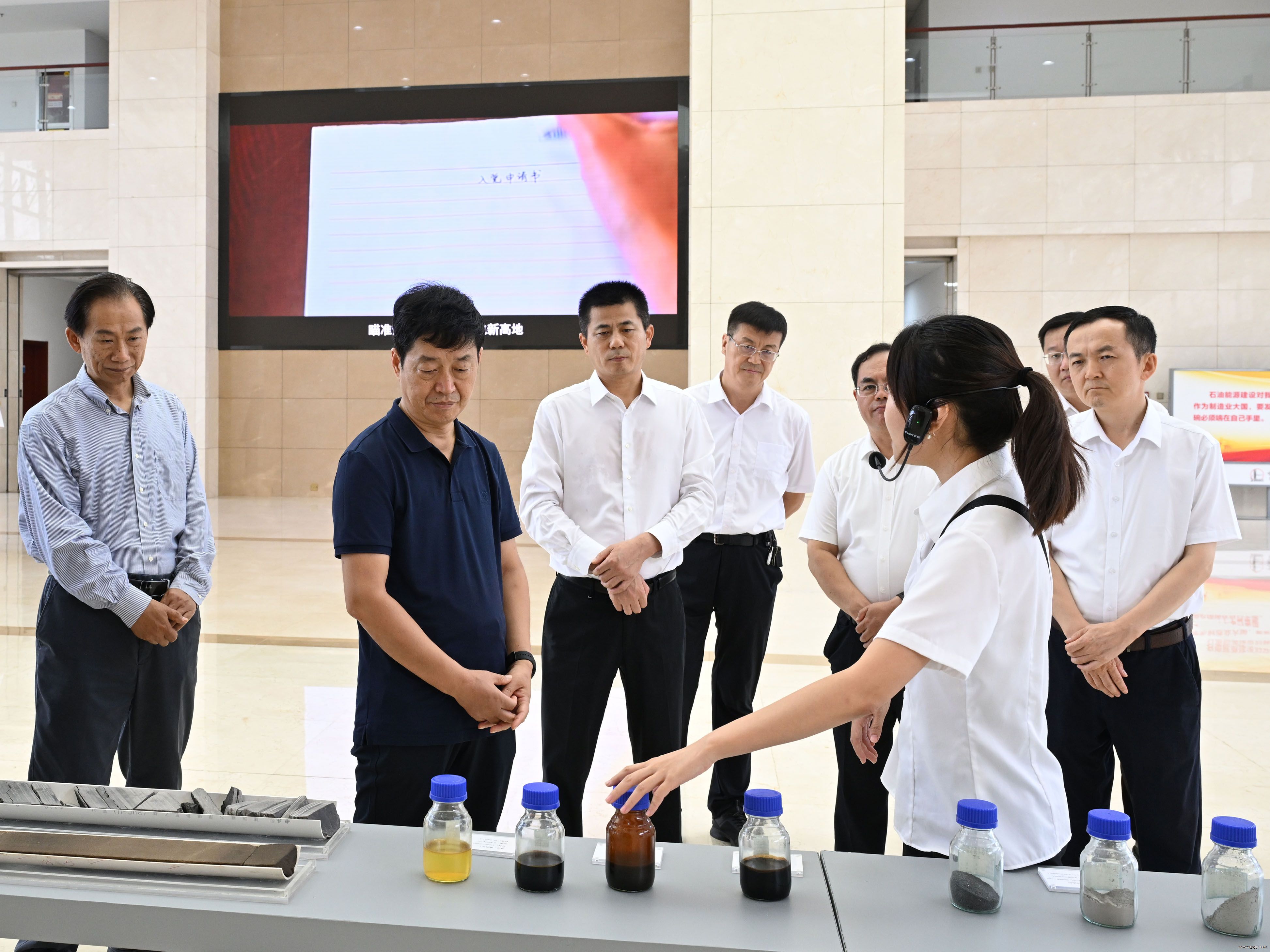 ʯ����Э��ʤ������ǩ��������Э�� Я���ƶ���ҵ�������������