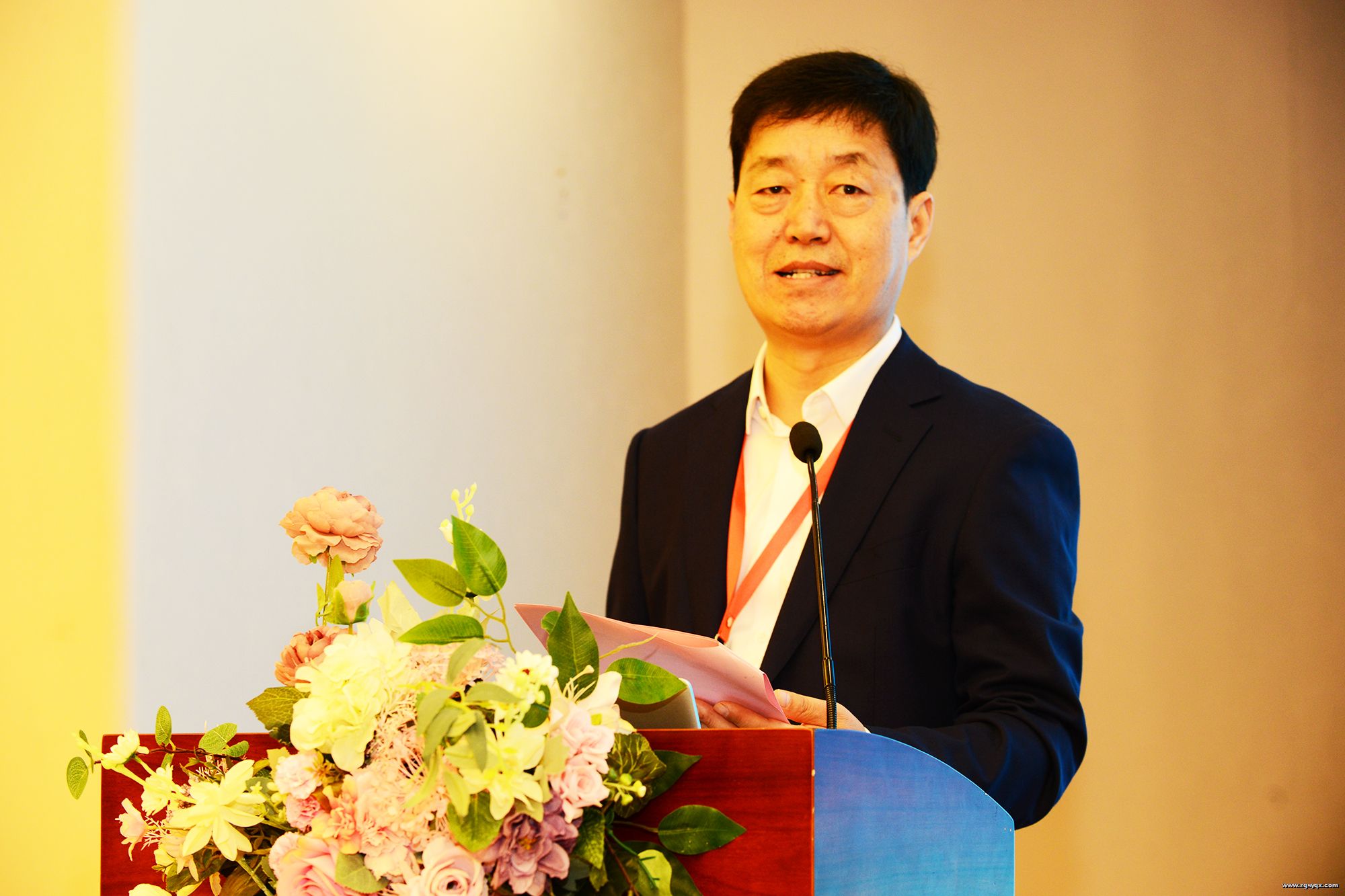 ʯ��ʯ����ҵ��ɫ��̼��չ������������������ѵ���ں��ھٰ�