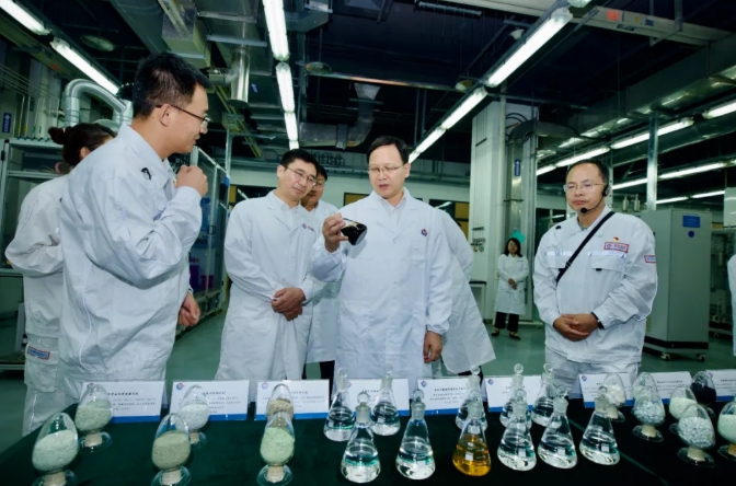 �Ŵ�����δ����ѧ�ǻ�����е�λ��������