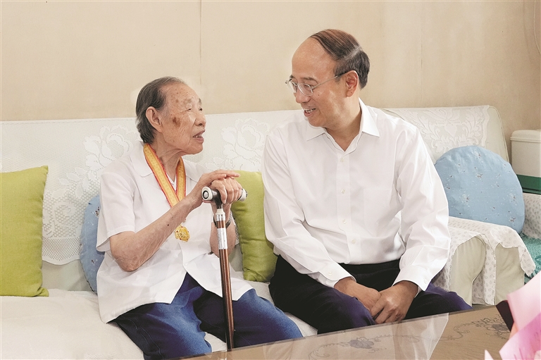 �й�ʯ�͵�����Ǵ���������ο�ʿ�ս��սʿ��ͬ־