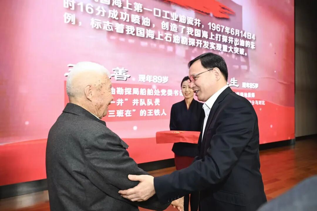 �Ŵ������ԡ����δ�ҵ���ķܽ���̬�ڷ�����Ҵ��������������