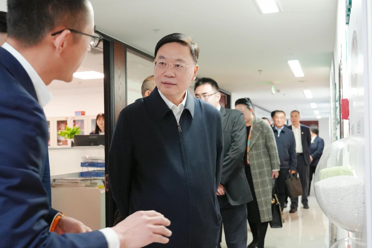 �����¸��к���ѧ��չ����ο�ʻ�����й�������